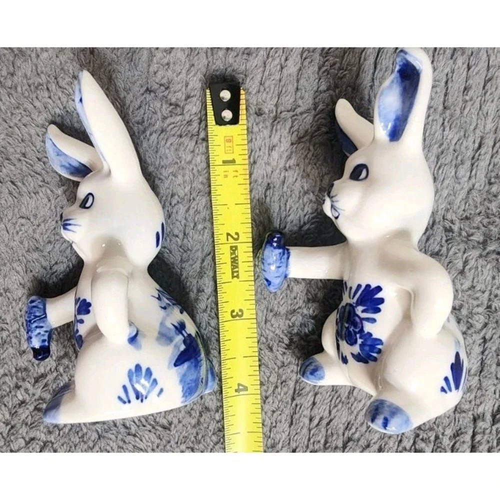 Vintage Bunny Rabit Salt And Pepper Shakers‎ Unmarked White Blue Ceramic
